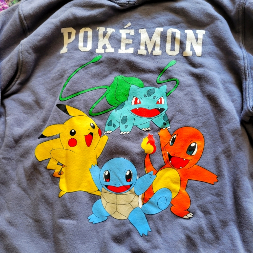 Pokémon sweat shirt